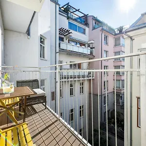  Apartament A&s Center