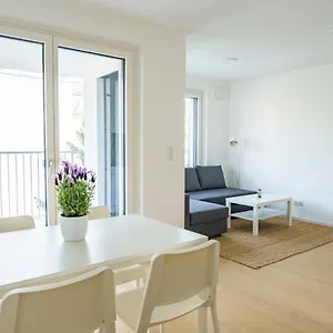  Apartment Living - Breitenseer Straße