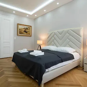  Apartment Charming 2-room With Balcony, 15 Min To Center