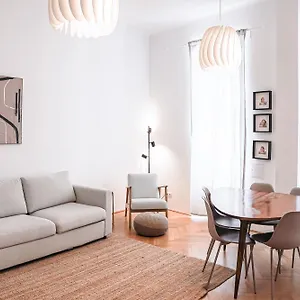  Apartment Heymi Zentagasse